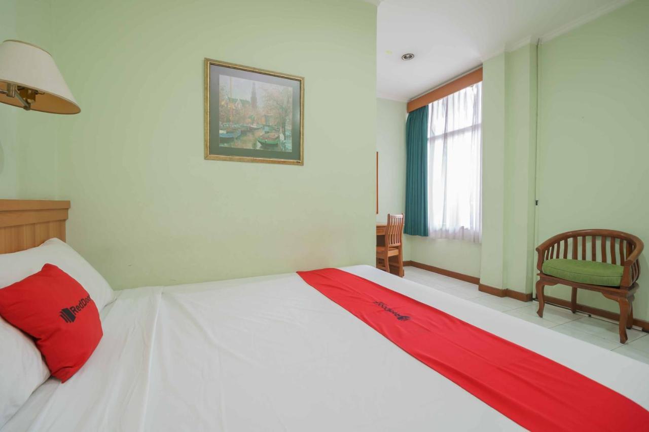 Reddoorz Plus Near Kemang Raya Cakarta Dış mekan fotoğraf