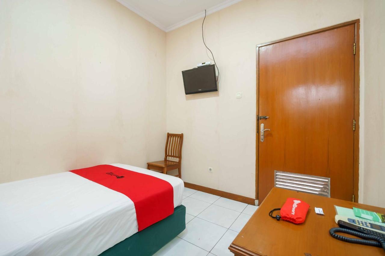 Reddoorz Plus Near Kemang Raya Cakarta Dış mekan fotoğraf