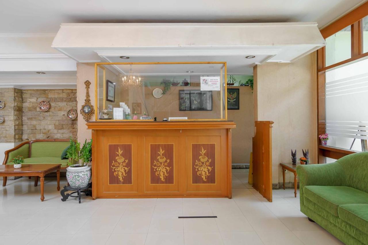 Reddoorz Plus Near Kemang Raya Cakarta Dış mekan fotoğraf