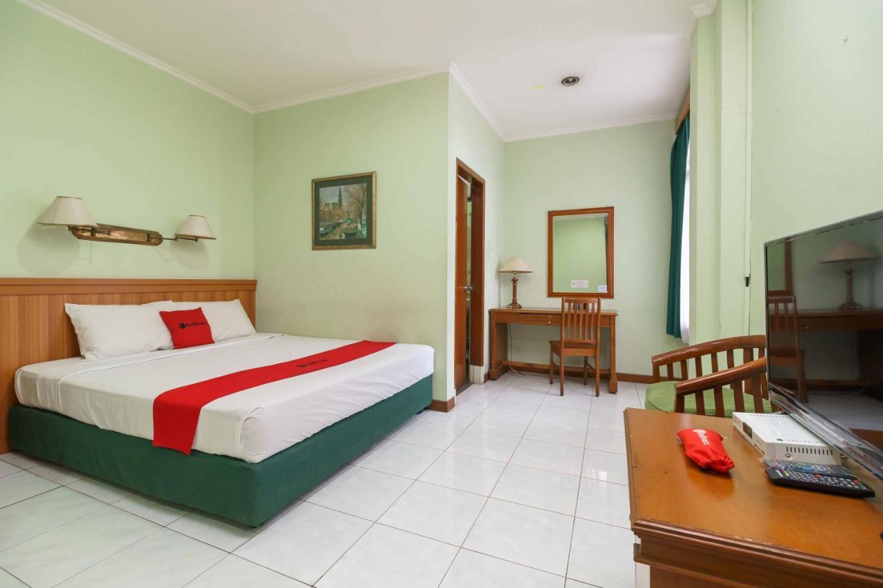 Reddoorz Plus Near Kemang Raya Cakarta Dış mekan fotoğraf