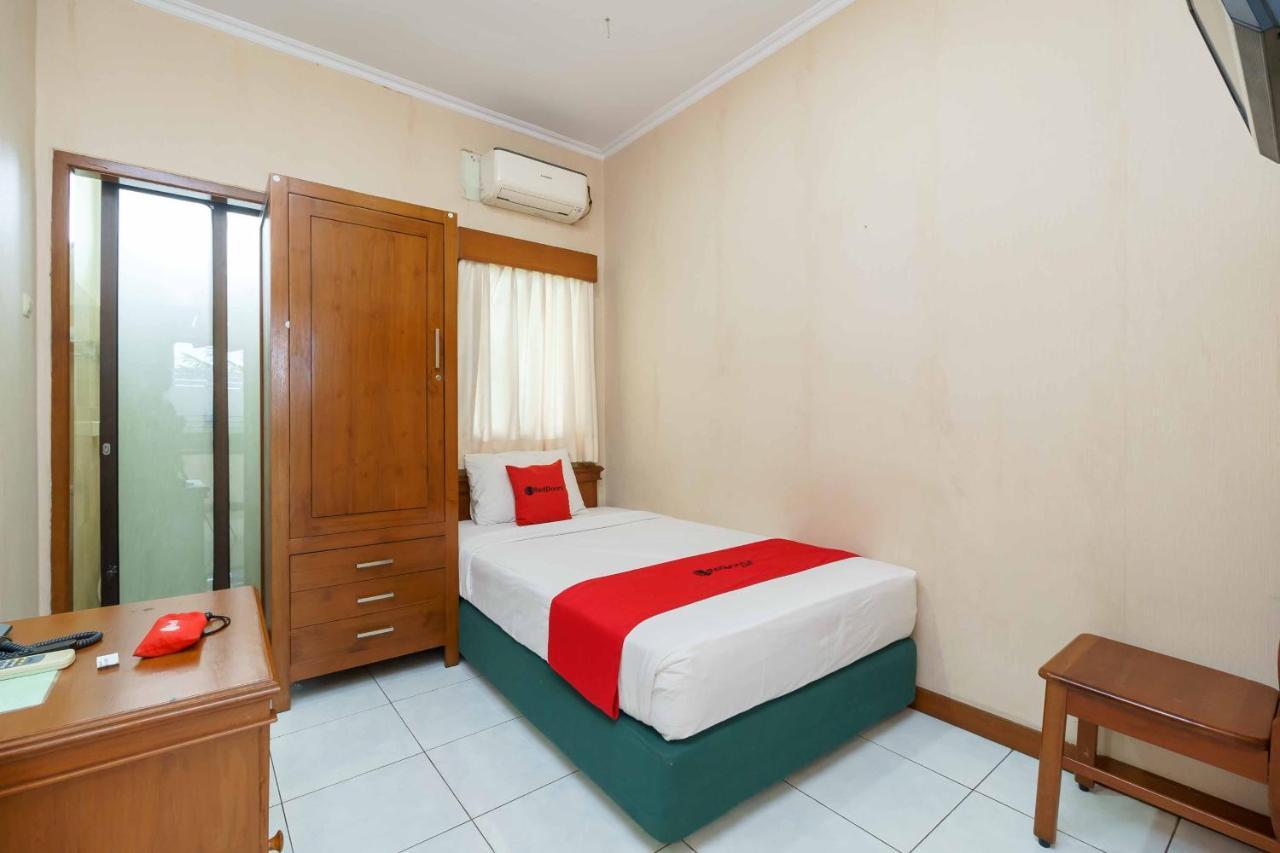 Reddoorz Plus Near Kemang Raya Cakarta Dış mekan fotoğraf