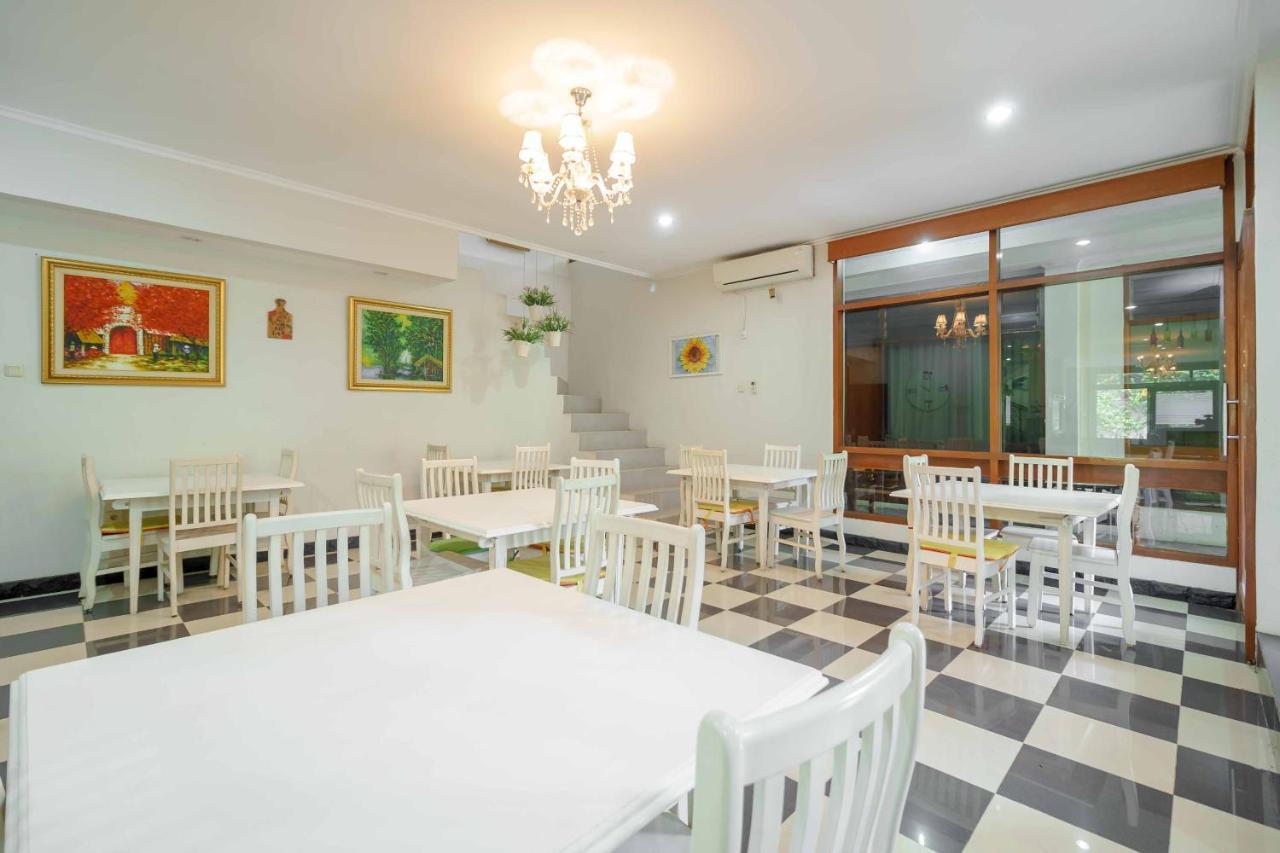 Reddoorz Plus Near Kemang Raya Cakarta Dış mekan fotoğraf