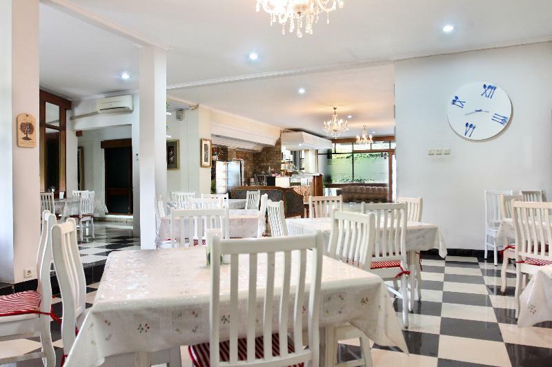 Reddoorz Plus Near Kemang Raya Cakarta Dış mekan fotoğraf